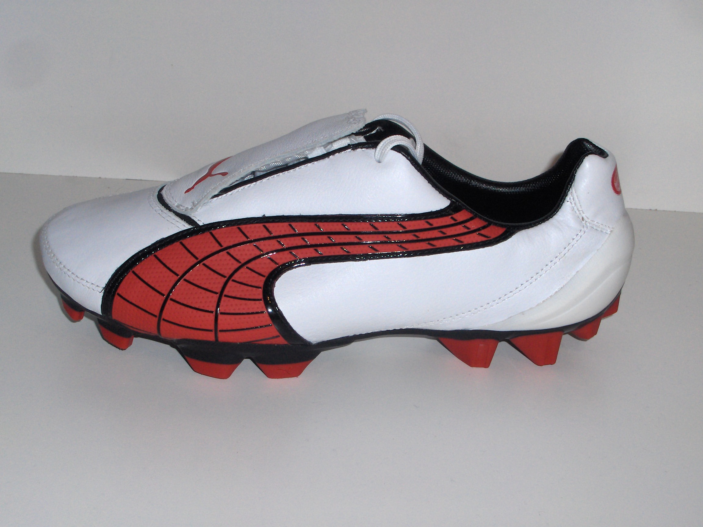 puma soccer cleats womens red