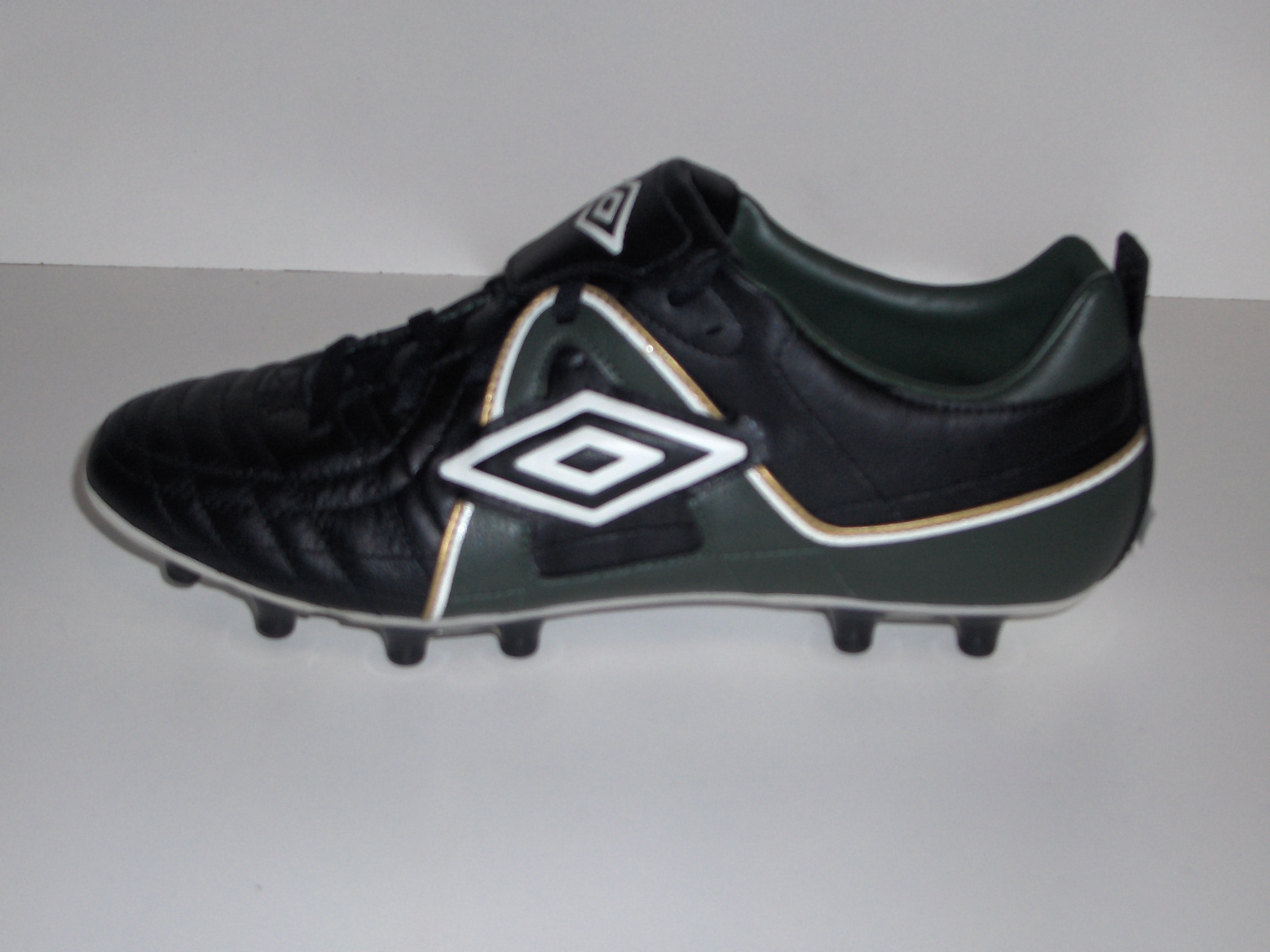 umbro soccer cleats